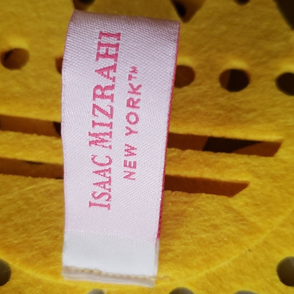 Isaac Mizrahi NWOT Bright Yellow Pierced Easter Egg Design Table Runner - Picture 3 of 5